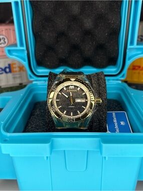 TechnoMarine Cruise Monogram Black Mother of Pearl Men's
Watch 115213 43mm